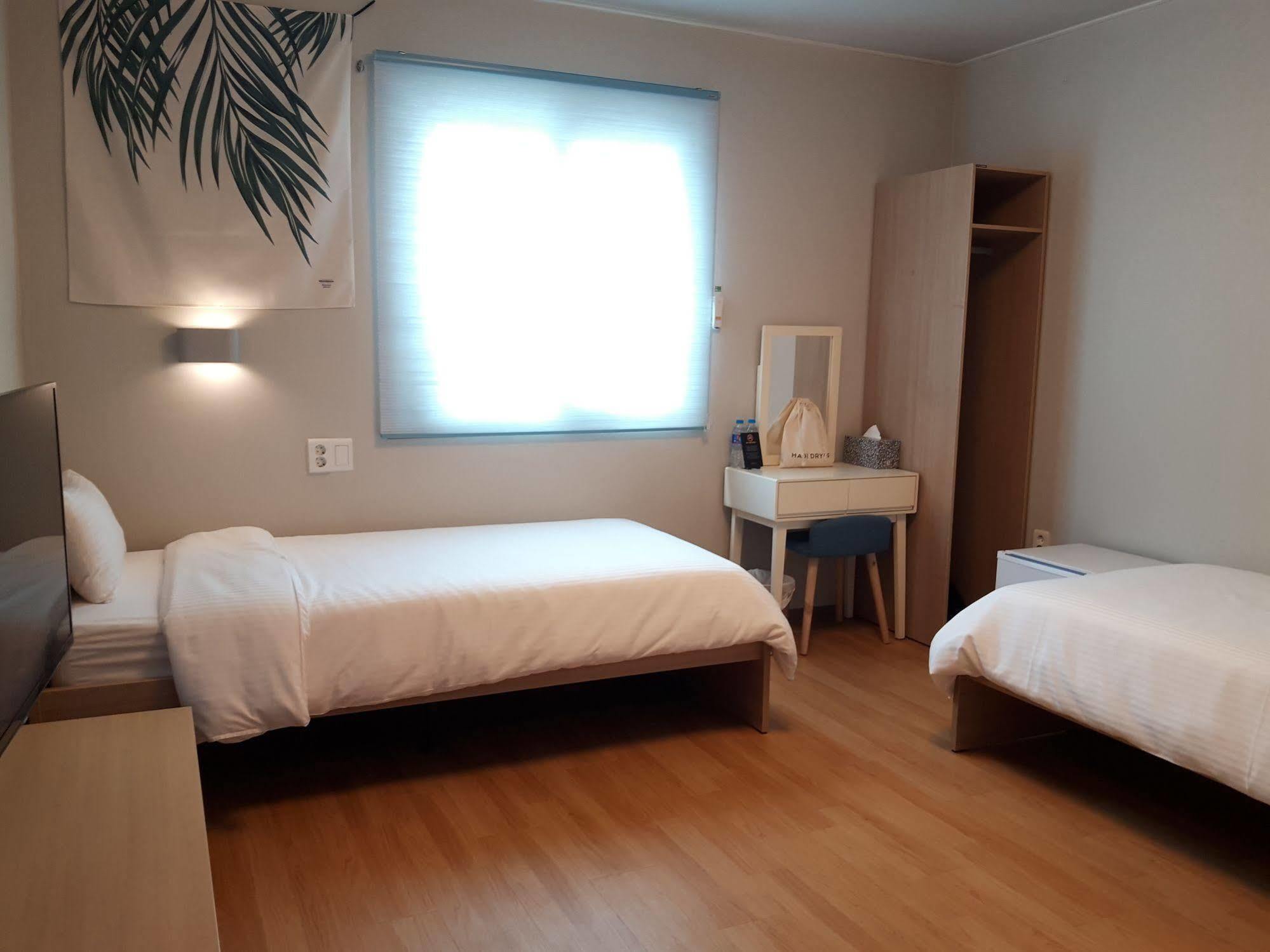 Uniqstay Пусан Экстерьер фото