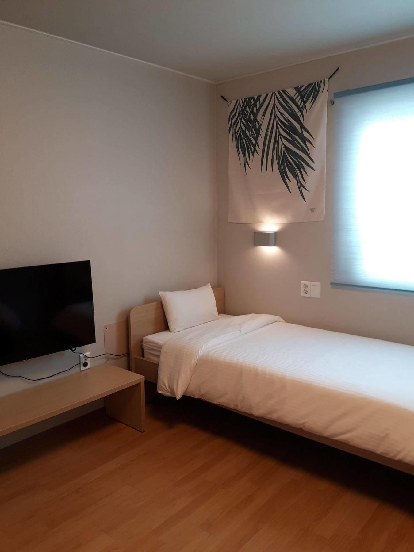 Uniqstay Пусан Экстерьер фото
